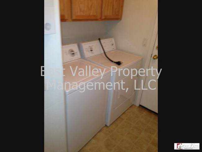 Building Photo - 2324 W Darrel Rd