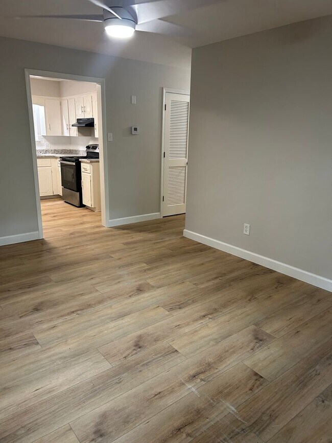 Foto del edificio - contact Peggy 501 676 1758 or Heather 501 ...