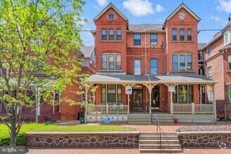 Building Photo - 3310 Arch St