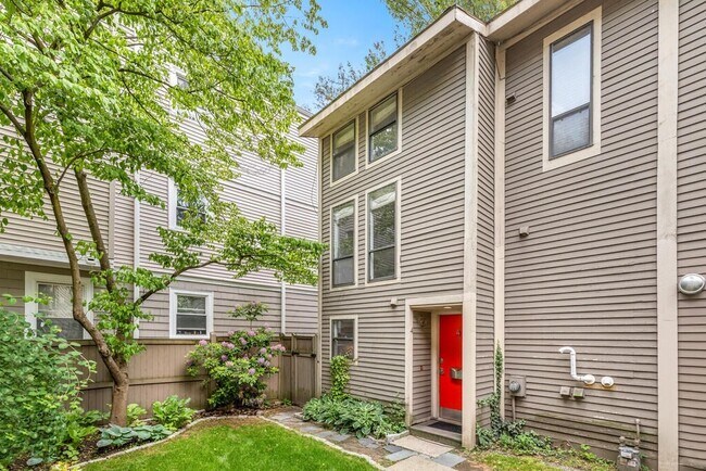 Foto del edificio - 18 Bay St