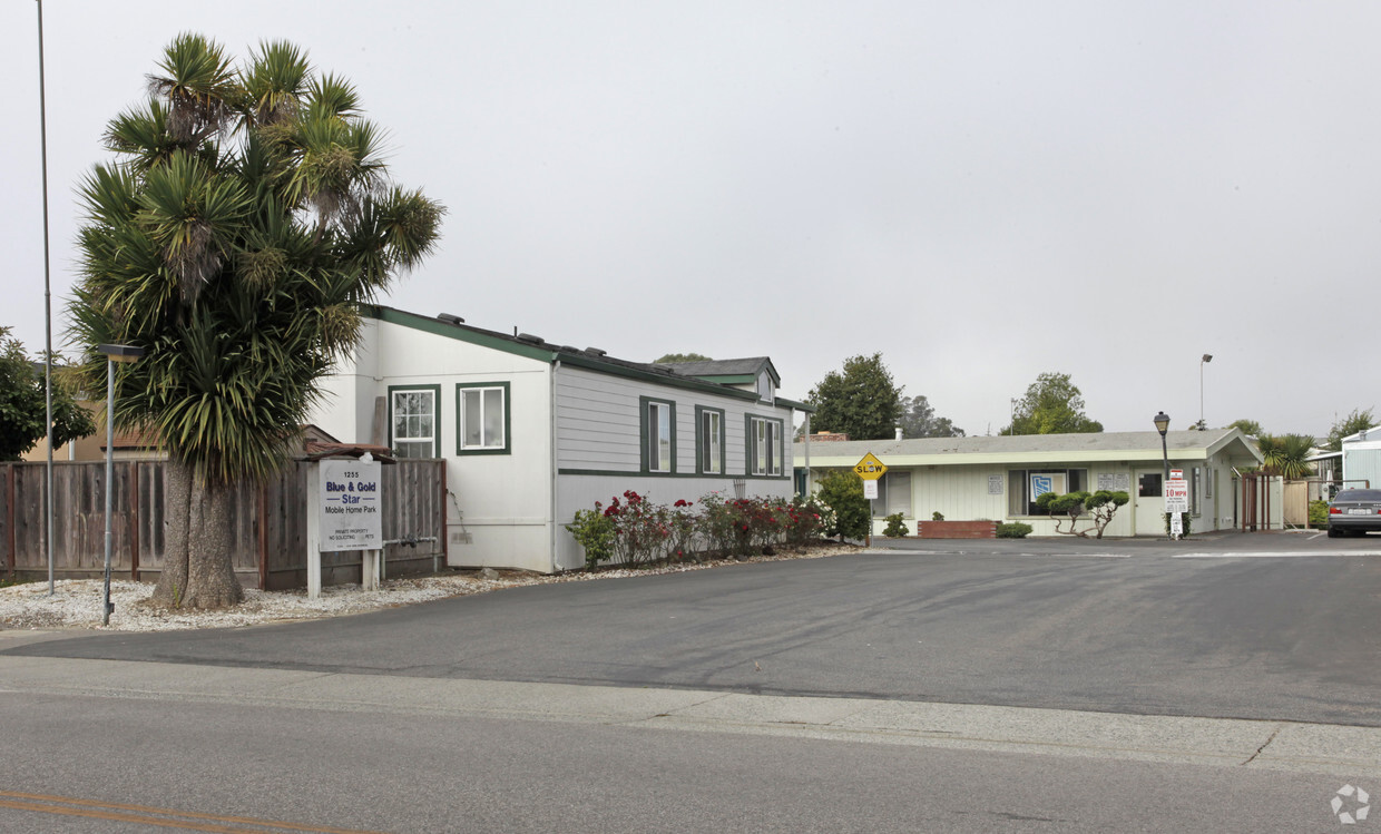 Primary Photo - Blue & Gold Star Mobile Home Park