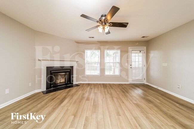 Foto del edificio - 104 Mcgrady Dr