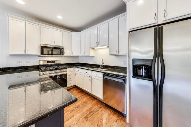 Foto del edificio - 5250 N Lincoln Ave