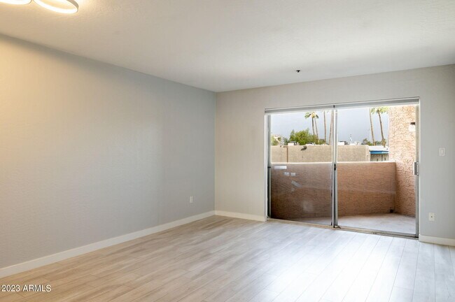 Foto del edificio - 7494 E Earll Dr