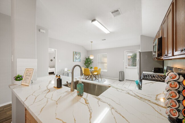 Building Photo - Bellow Glen Dr - Katy TX