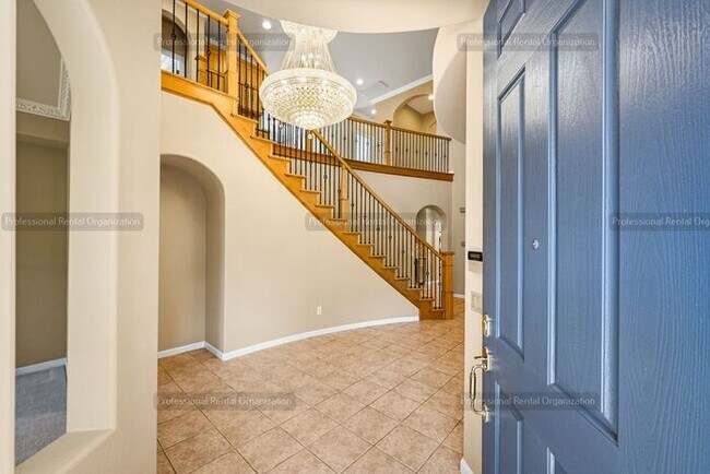 Foto del edificio - "Prestigious Hill View Home | 4BD/4BA | Top-Rated Schools, Prime Location"