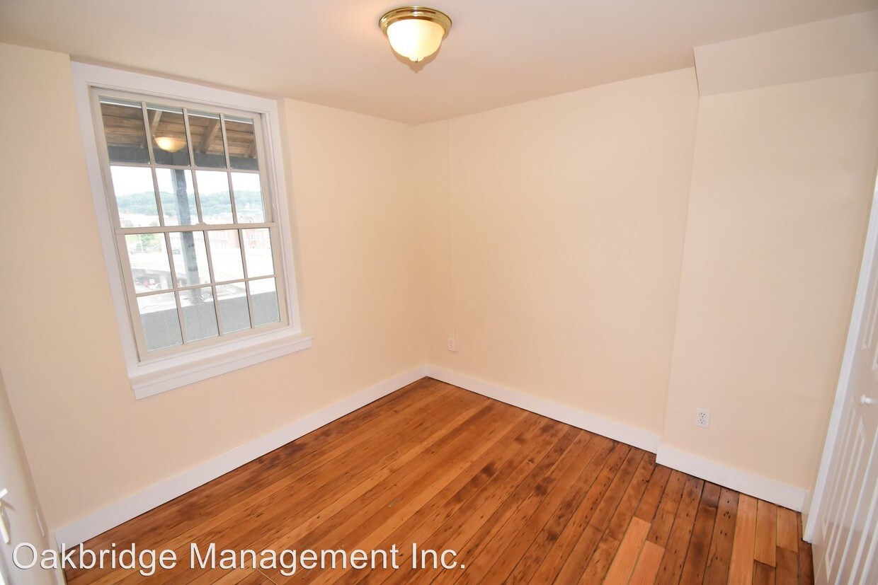 Foto del edificio - 469 Howe Ave