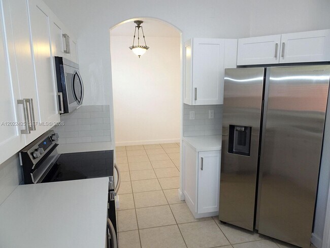 Foto del edificio - 5460 NW 107th Ave