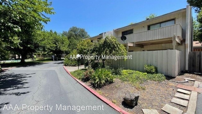 Building Photo - 3 br, 2 bath House - 2650 Jones Rd #15