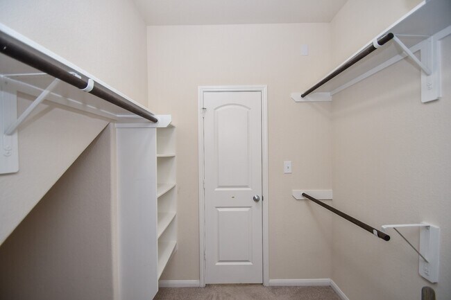 Foto del edificio - 2738 Meandering Elm Trail