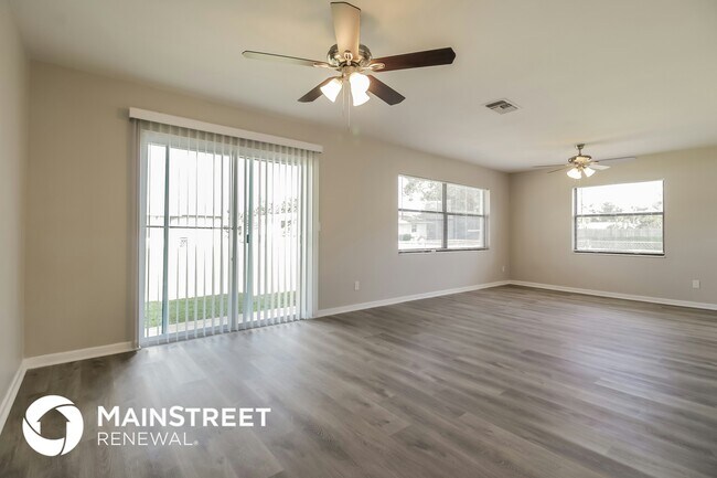Foto del edificio - 568 Gardenia Cir