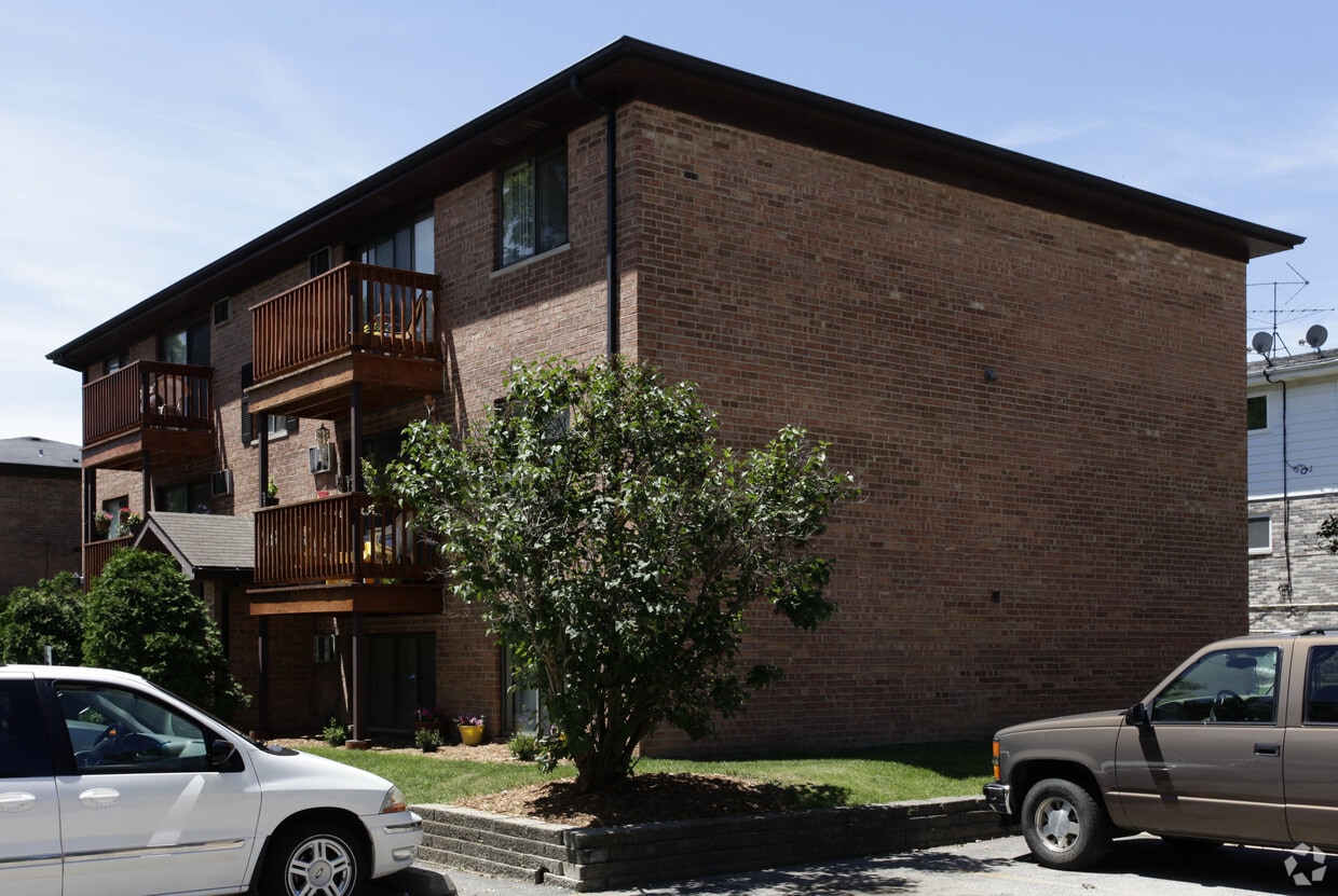 Building Photo - 812 Walnut St