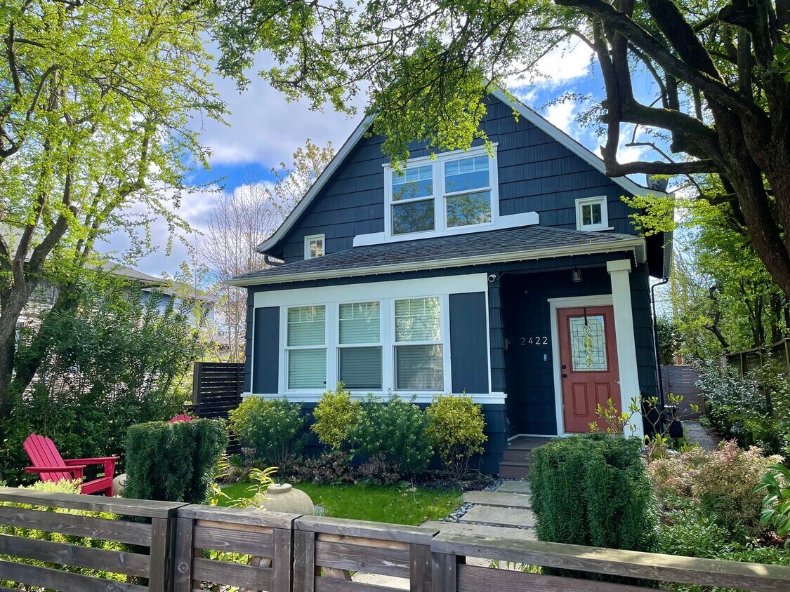 Primary Photo - Elegant Craftsman Home in Queen Anne