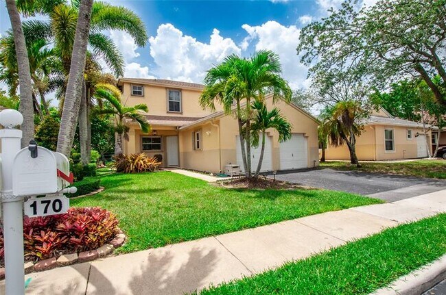 Foto del edificio - 170 NW 207th Way