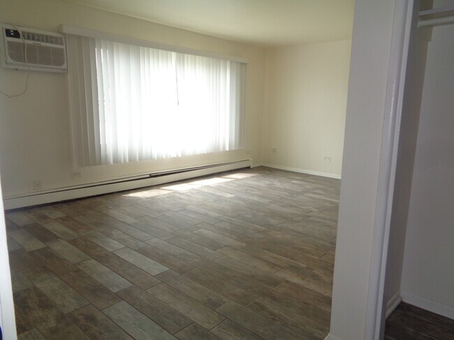 Foto del edificio - 5740 W 108th St