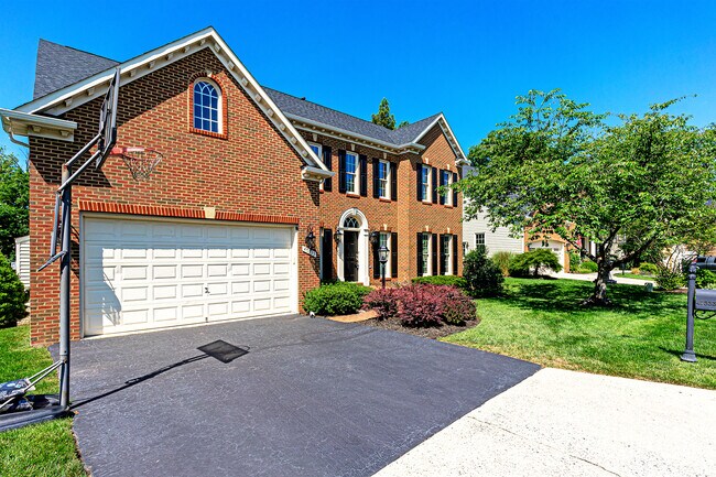 Foto del edificio - 47333 Middle Bluff Pl