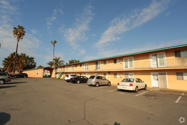 Building Photo - Las Palmas Apartments