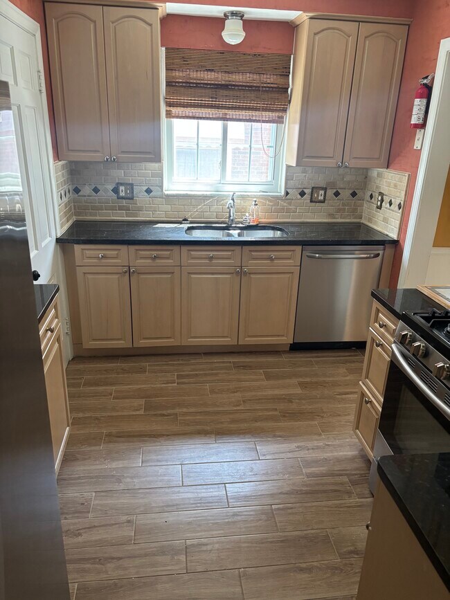 Foto del edificio - 1960 Country Club Dr