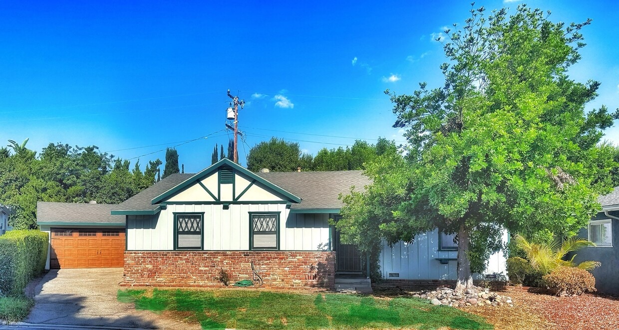 Primary Photo - 6348 Provence Rd