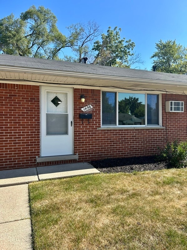 Building Photo - 1456 Goddard Rd