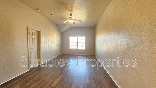 Foto del edificio - 609A Moody Ln