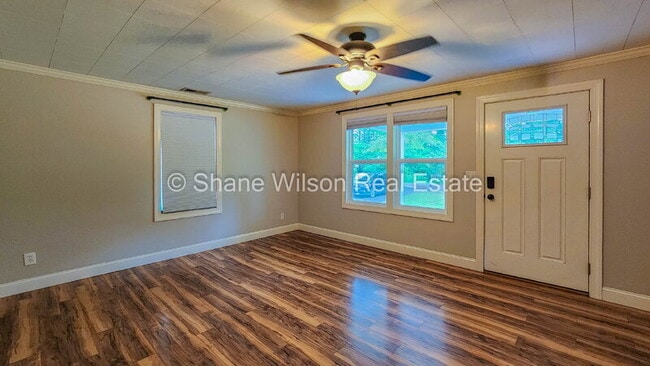 Building Photo - 108 Roberts Dr