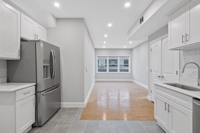 Foto del edificio - 311-315-315 West Side Ave