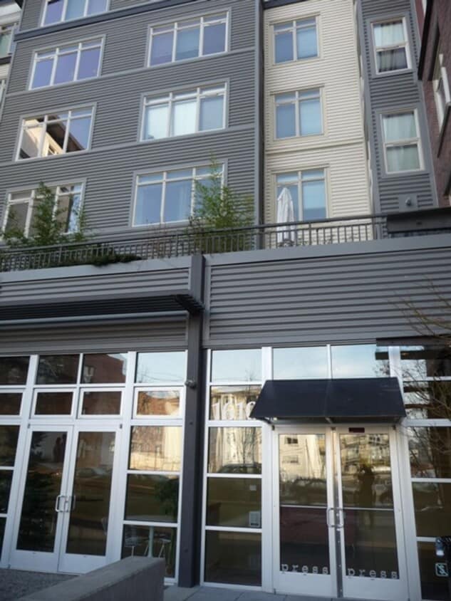 Primary Photo - Contemporary 2 Bedroom/2 Bath Condominium ...