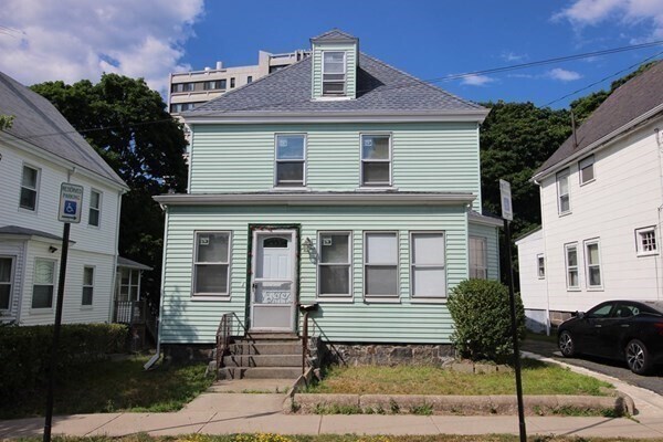 Foto principal - 12 Standish Ave