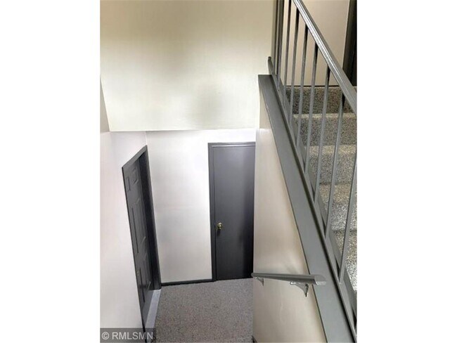 Foto del edificio - 704 8th St N