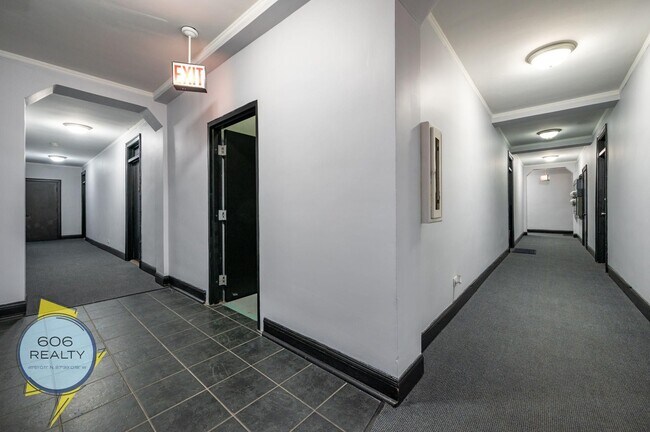 Foto del edificio - 6930 N Greenview Ave