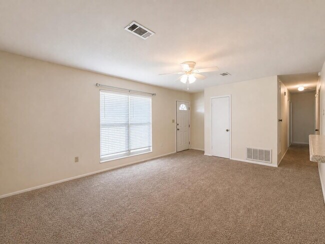 Foto del edificio - "Charming 3-Bedroom Oasis in Fort Walton Beach!"