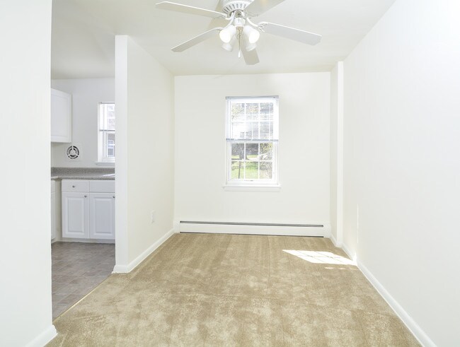 Comedor de muestra - Knollwood Apartments