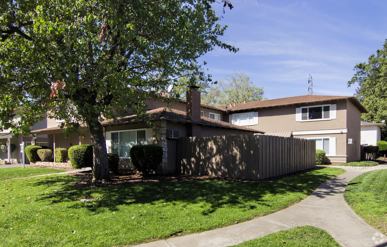 Building Photo - 1727 De Marietta Ave