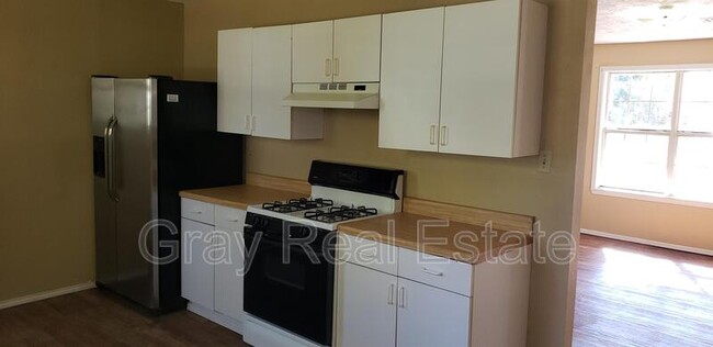 Foto del edificio - 522 W 2nd St