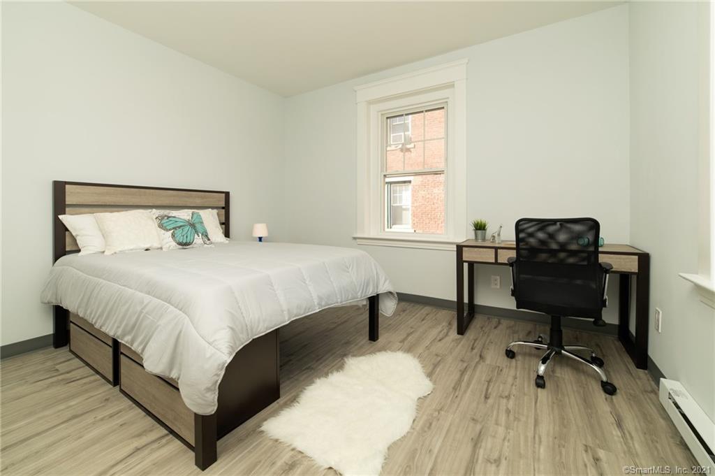 Foto principal - 245 Whitney Ave