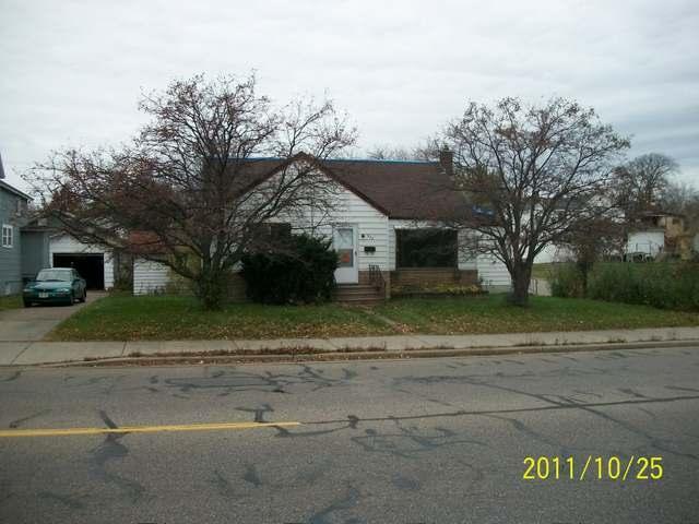 Building Photo - 627 N Stevens St