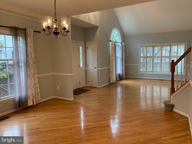 Foto del edificio - 12925 Wheatland Rd