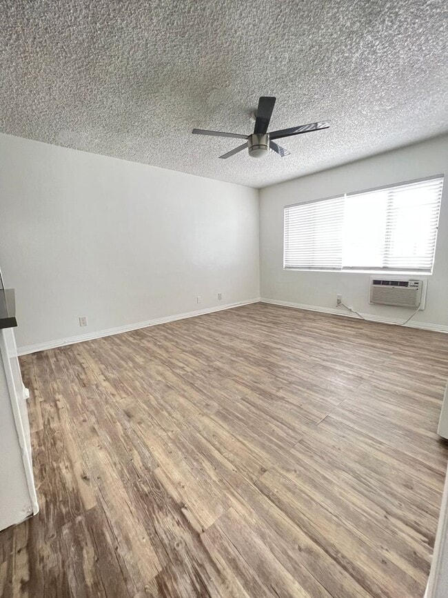 Interior Photo - Eden Roc Apartments