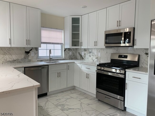 Building Photo - 257 Dukes St