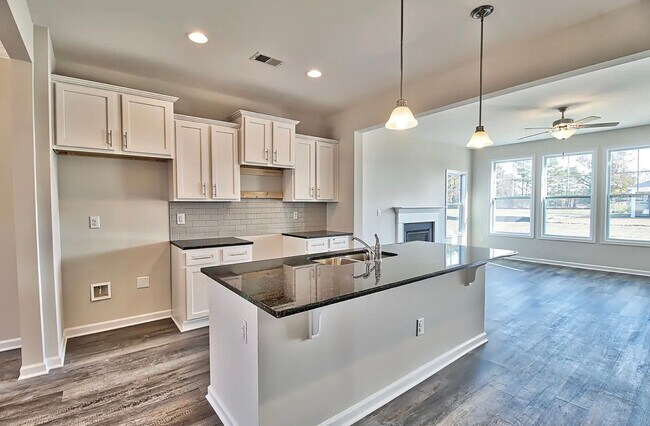 Building Photo - 304 Balsa Way