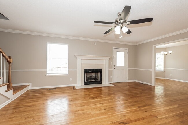 Building Photo - 1318 Knight Dr