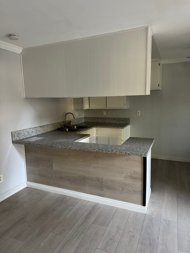 Building Photo - 10109 Buford Ave