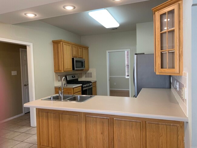 Building Photo - 302 Brookside Dr