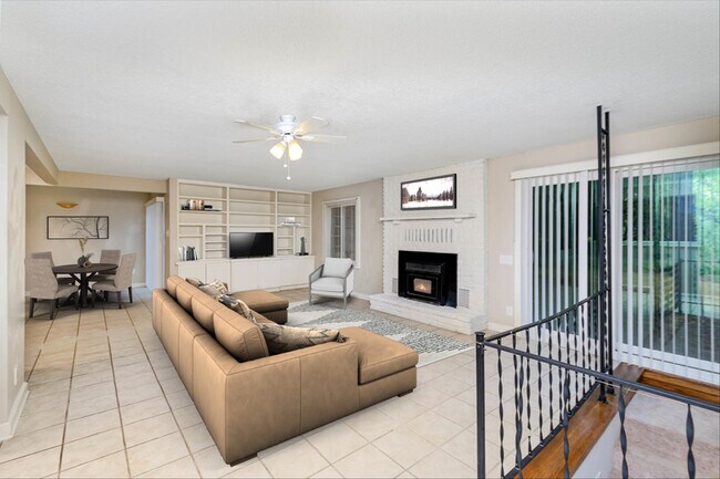 Foto del edificio - 3356 Viking Blvd NE