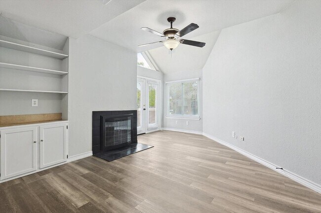 Foto del edificio - 9805 Walnut St