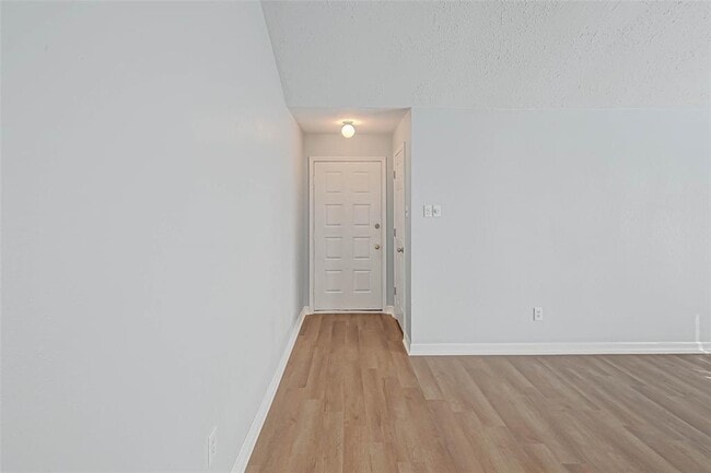 Building Photo - 1414 Elkwood Dr