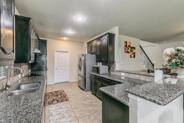 Building Photo - 210 Warbler Dr