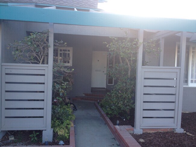 Foto del edificio - 15761 Belfast Ln