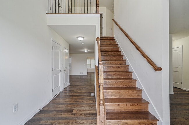 Foto del edificio - 164 River Cliff Cir
